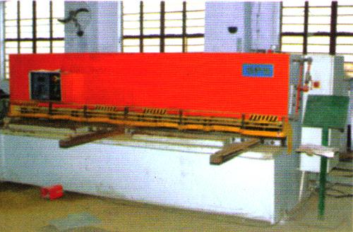 數(shù)控剪板機(jī)